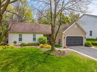 259 Yorkshire Dr, Fox River Grove, IL 60021