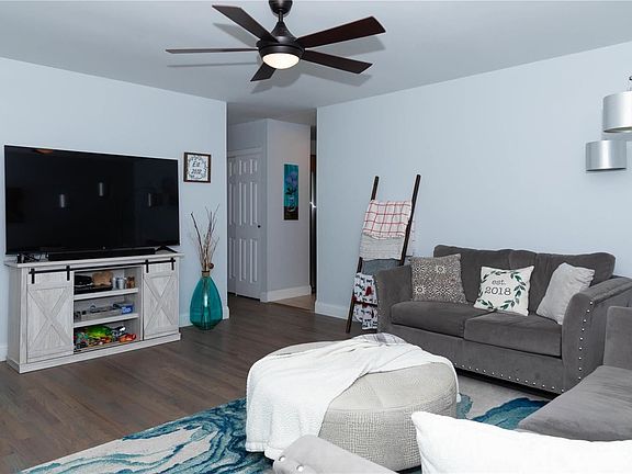 4th image of 1122 Grenadier Ln