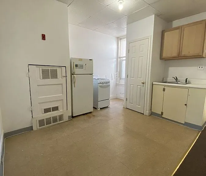3240 N 15th St #3 — Photo 1