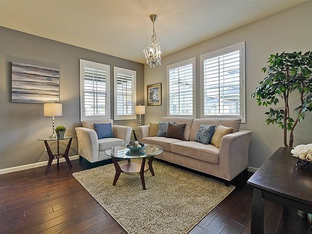 1st image of 723 Elderberry Dr