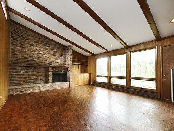 4th image of 35 Shelley Ln
