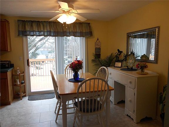 2nd image of 10 Linda Ln