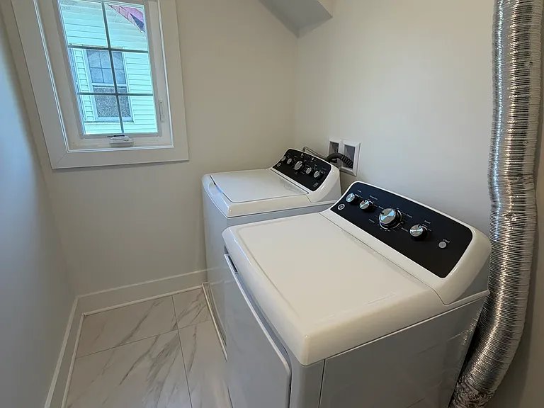 1001 Douglas St NE #A — Photo 12