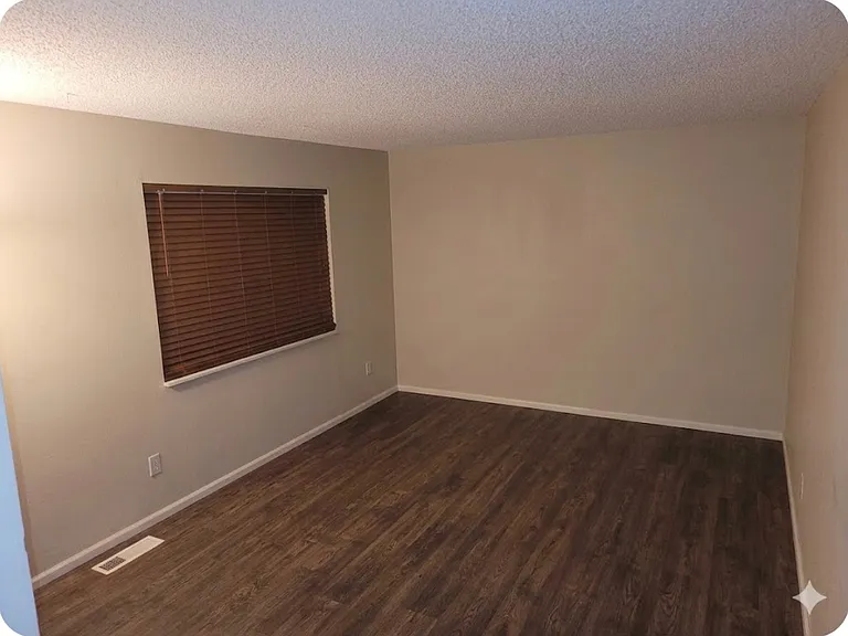 840 Squire St — Photo 7