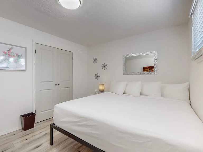 1621 Lafayette Dr NE — Photo 29