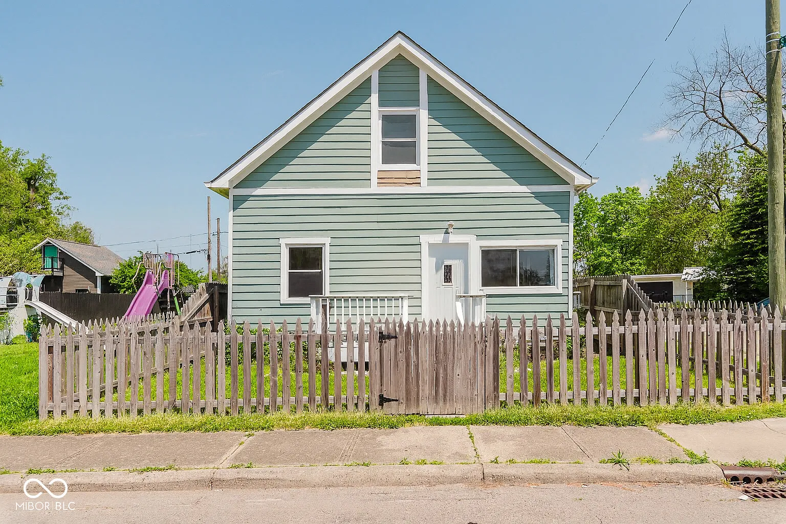 2230 Pleasant St photo 1