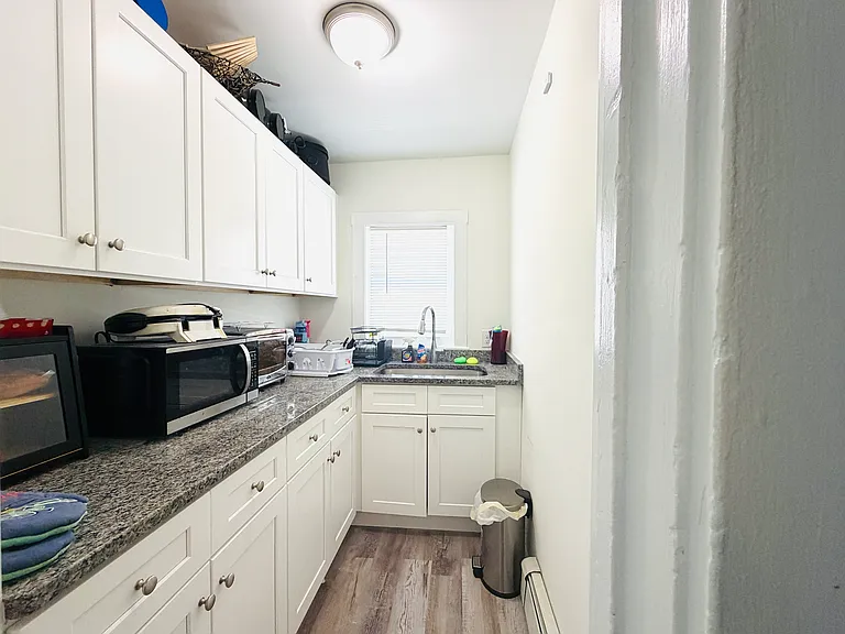 579 Bay St #2 — Photo 6