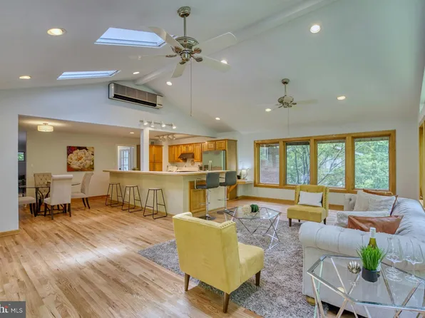 4201 Christine Pl, Alexandria, VA 22311