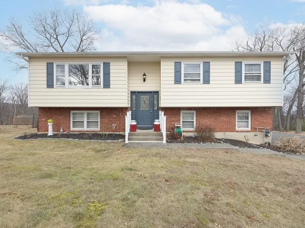 18 Woodrum Drive, Stony Point, NY 10980