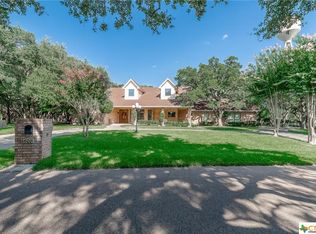 608 Royal View Rd, Salado, TX 76571