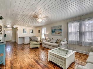 208 27th Ave N, North Myrtle Beach, SC 29582