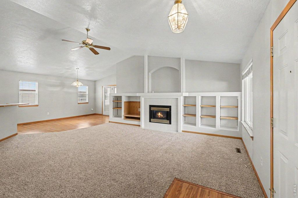 585 Radiant Dr