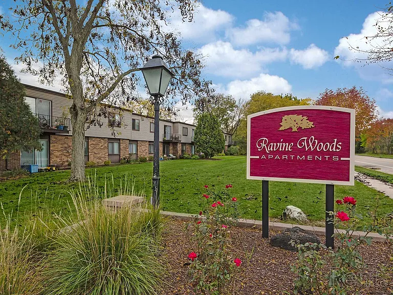 Ravine Woods Apartments — Photo 27