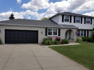 175 Pleasant View Dr, Lancaster, NY 14086