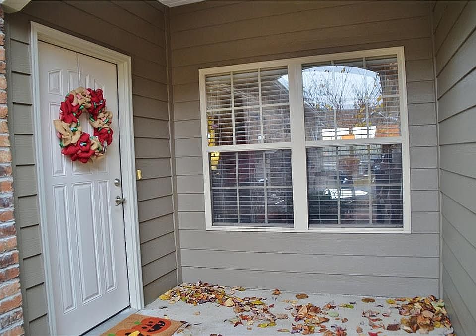 2nd image of 2812 Valley West Ct