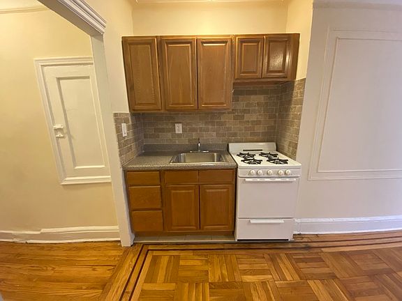 3rd image of 118-18 Metropolitan Ave #11