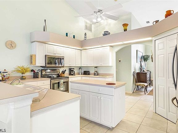 5th image of 2807 SW 31st Ln