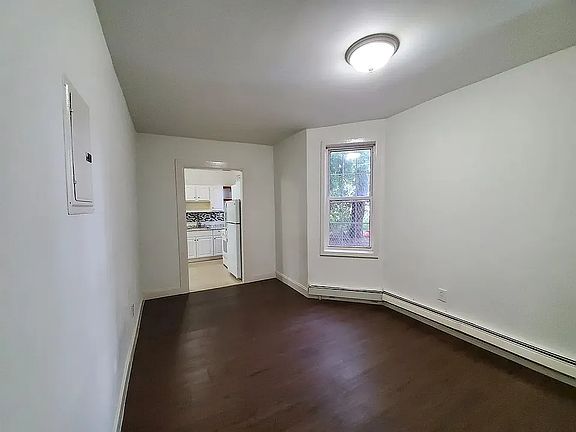 3rd image of 190 Hamilton Ave #4E