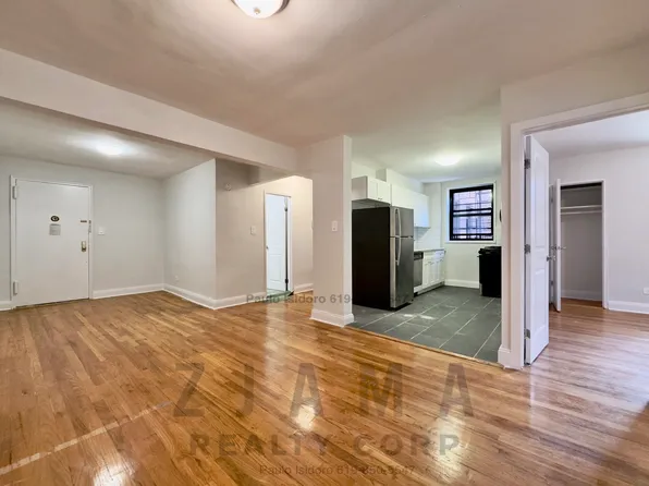 222 East 17th Street image 1 of 14