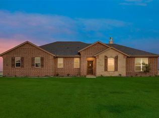 142 Range Ln, Rhome, TX 76078