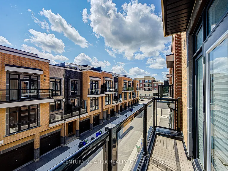 1 Bond Cres #1 — Photo 41