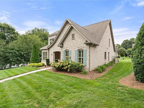2nd image of 101 Mallard Glen Cir