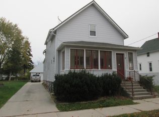 1209 S 14th St, Manitowoc, WI 54220