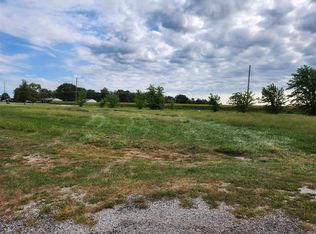 7955 Elm Dr, Breese, IL 62230