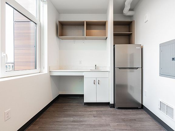 2nd image of 3155 N Williams Ave #45d0de862