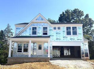 8922 Tribute Dr, Louisville, KY 40229