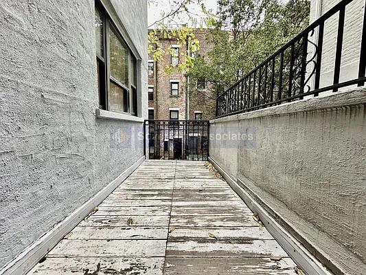 Rented by Sovereign Associates | media 9