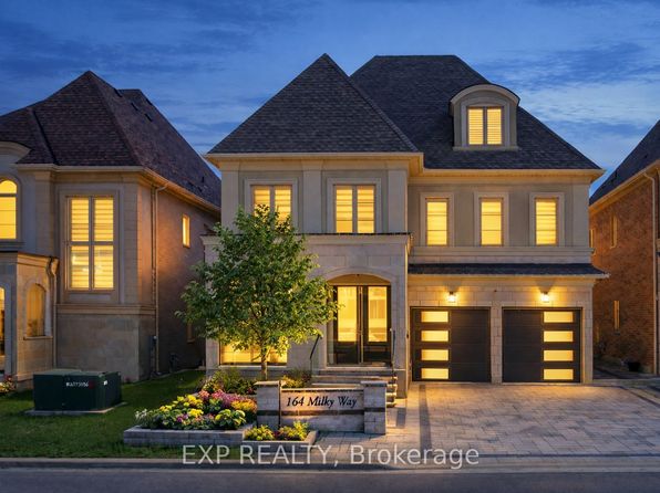 164 Milky Way Dr, Richmond Hill, ON L4C 4Y3