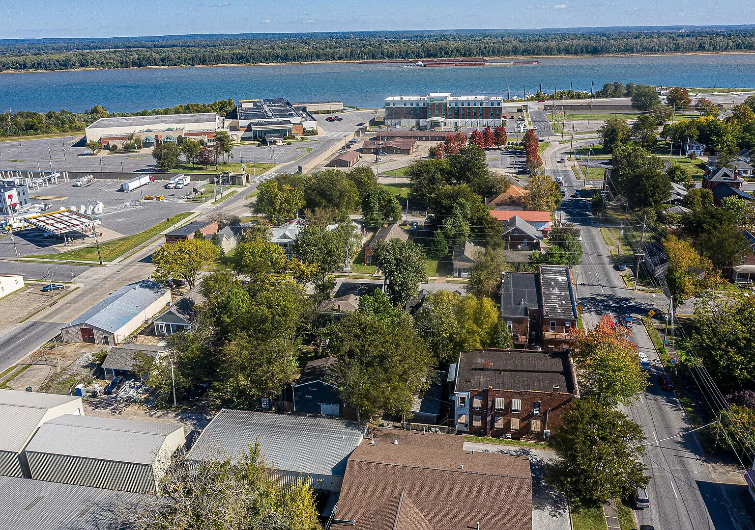 Historic Charm with Modern Amenities- 1/3 mile from Paducah Riverfront — Photo 4