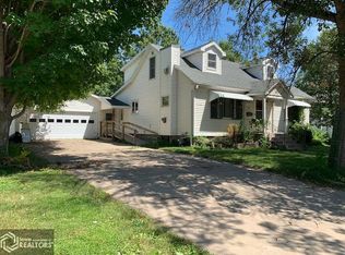 109 E Madison St, New London, IA 52645
