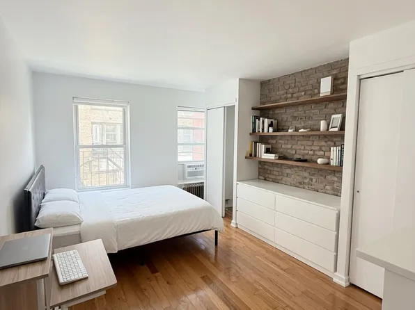 445 West 36th Street image 1 of 3