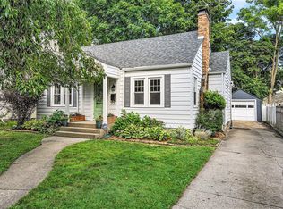 724 Pinehurst Blvd, Kalamazoo, MI 49006