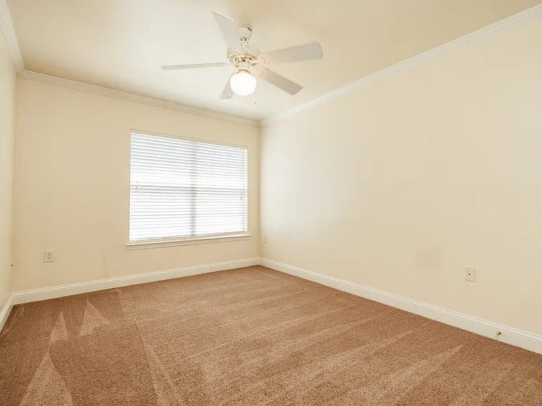 748 Majestic Dr — Photo 17