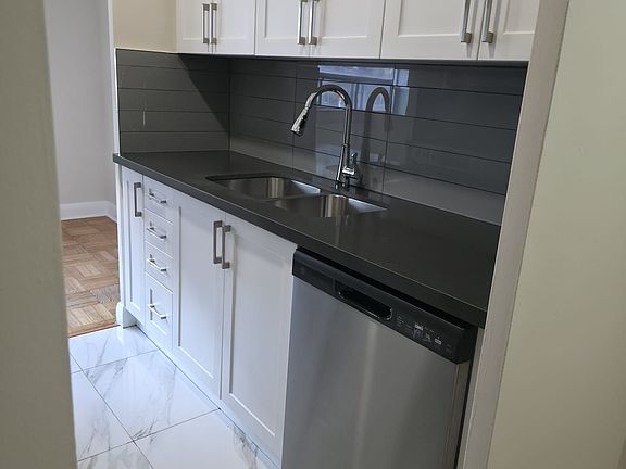 5th image of 1305 Wilson Ave #412