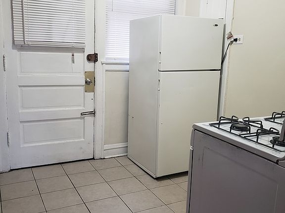 4th image of 7830 S East End Ave APT 2e