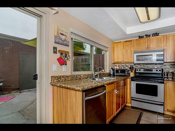 5th image of 1457 N Broadway N #C