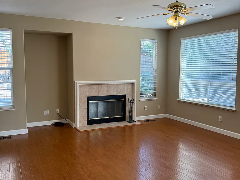 323 Lower Vintners Cir — Photo 7