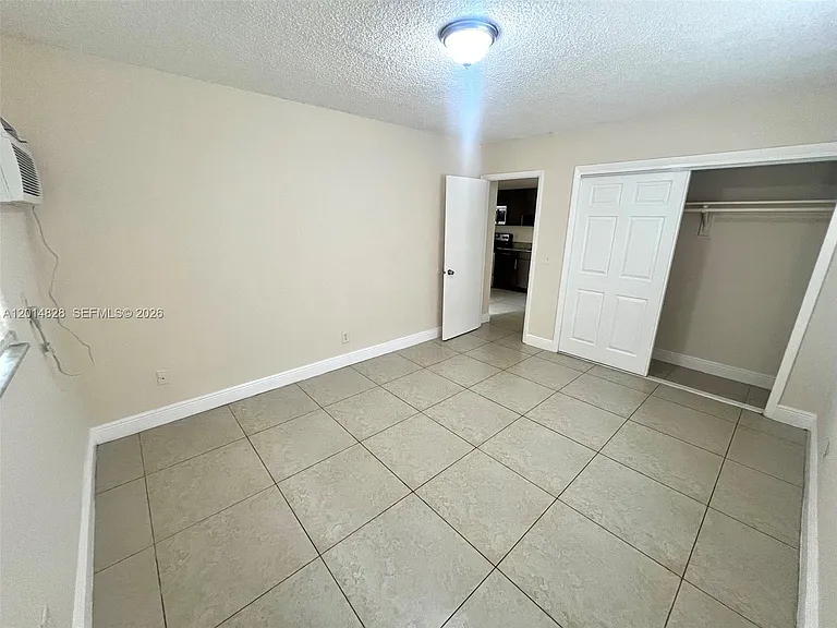 685 NE 85th St #6 — Photo 4
