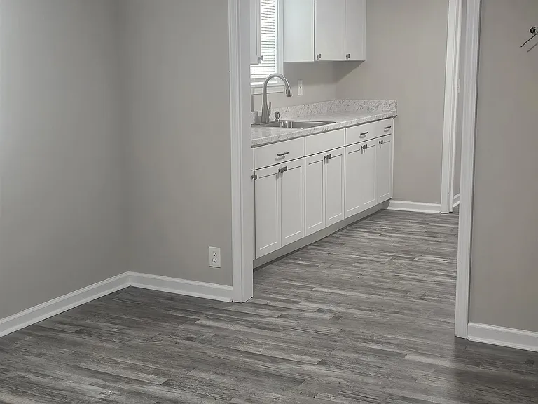 667 Marsh Ave — Photo 6
