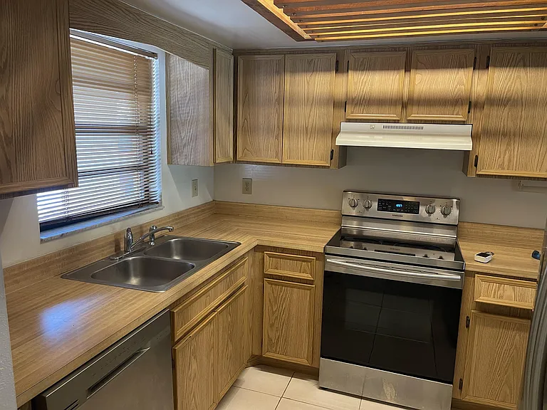 205 Palmetto Ave #203 — Photo 3