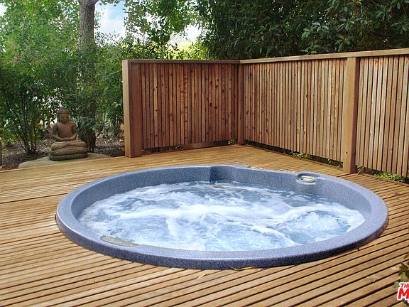 3rd image of 357 N Skyewiay Rd