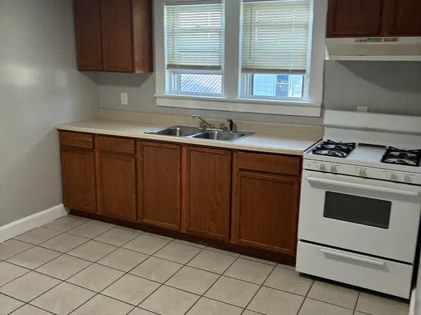 1409 Vine St #D, Jasper, IN 47546