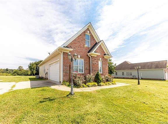2nd image of 113 Stonecrest Dr