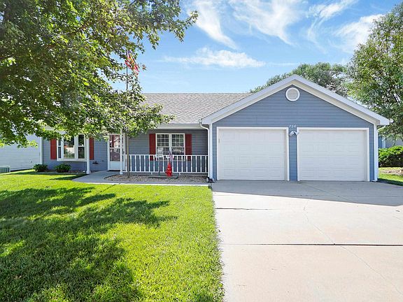 3rd image of 726 Brentwood Ct