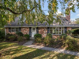 306 Colesville Manor Dr, Silver Spring, MD 20904