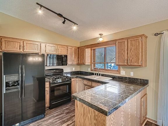 5th image of 2596 Brittany Ln